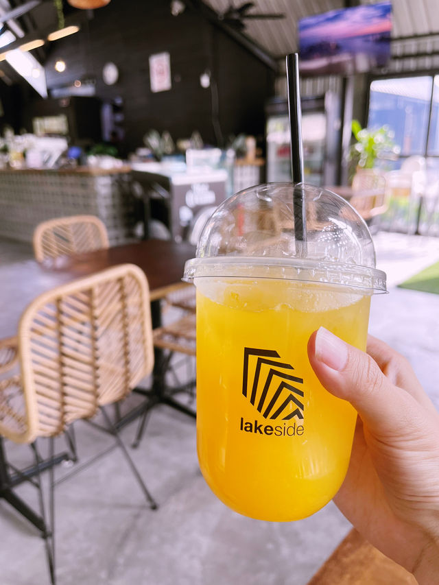 Lakeside Café – Hidden Gem by the Sepang Circuit
