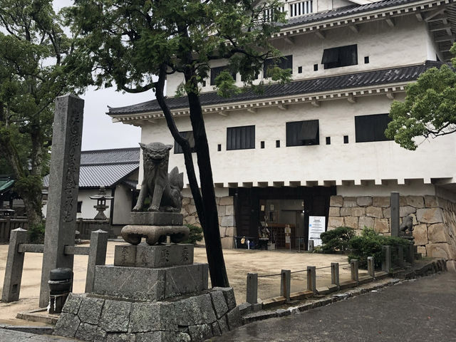 【今治城｜愛媛県今治市 「海の水が満ちる堀。藤堂高虎が遺した、“瀬戸内の防衛要塞”」】