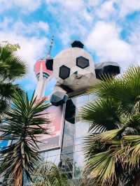 “Chengdu’s Climbing Panda: I Am Here”