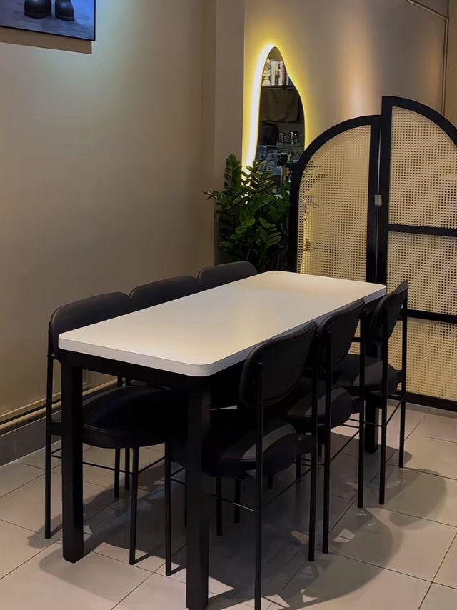 คาเฟ่เปิดดึกที่ Big bottom cafe