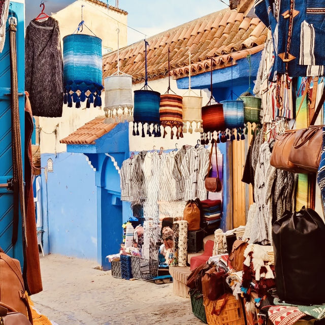 💙🏰 Solo Azure Dream: Chefchaouen – Morocco’s Blue Pearl 