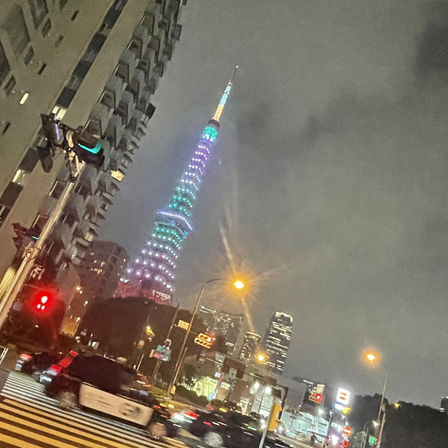 #鋼鐵巨神與夜幕紅塔：台場高達與東京塔之夜🗼🤖