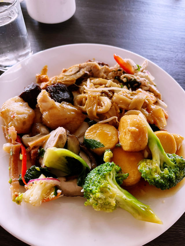 “Bila Bila Restaurant Sepang: Perfect Spot for All-Day Buffet Dining” 