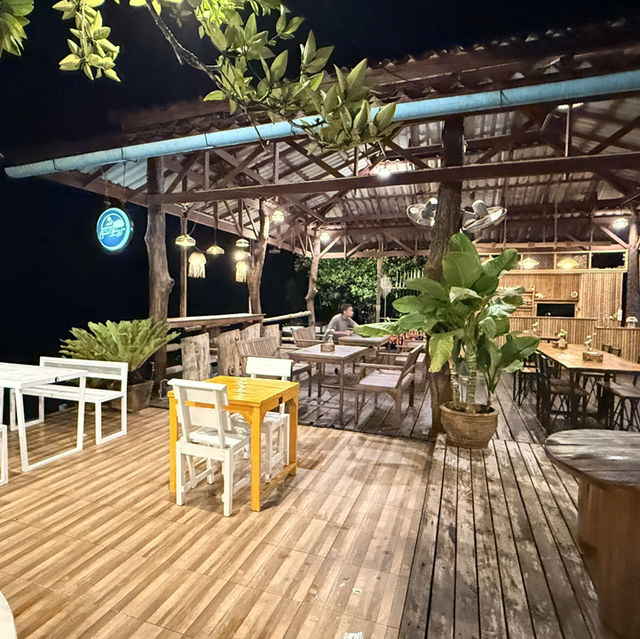 ร้านอาหารระเบียงไม้ ร้านเด็ดเกาะกูด ร้านอาหารระเบียงไม้ ร้านเด็ดเกาะกูด