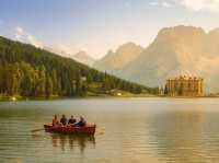 🌄 Morning at Lago di Misurina, Italy 🇮🇹
