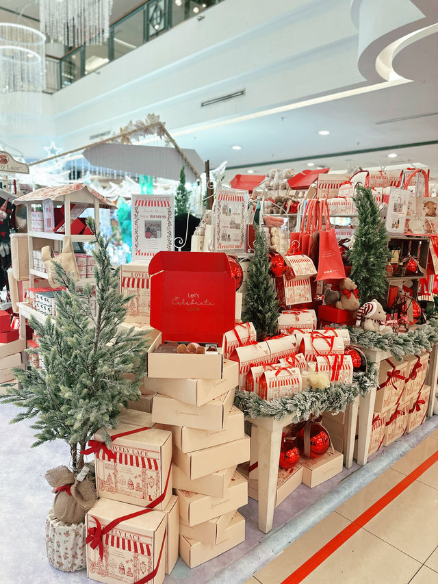 🎄 Festive Finds at One Utama Old Wing: Your Christmas Gift & Photo Spot! 🎄 Festive Finds at One Utama Old Wing: Your Christmas Gift & Photo Spot!