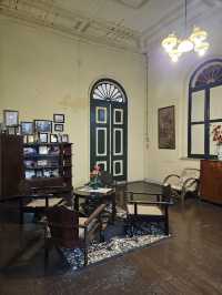 A Glimpse into the Gilded Past: Tjong A Fie Mansion 🏯✨
