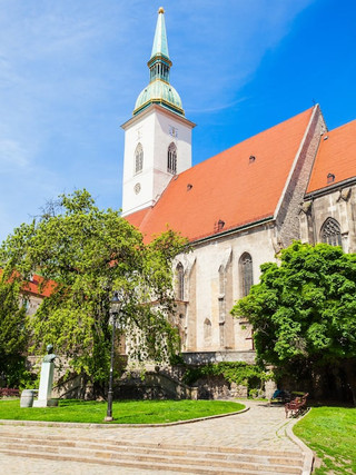 St. Martin's Cathedral: Bratislava’s Timeless Gem ⛪✨
