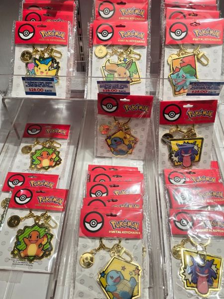 海外限定❗️ポケモンセンター　シンガポール　チャーム シンガポールのポケモンセンターがリニューアル！「ぜんぶゲットだぜ