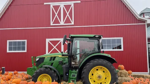 A Perfect Weekend Getaway Near Toronto: Explore the Pumpkin World at Laura's Farm Stand — traveler post in Simcoe County