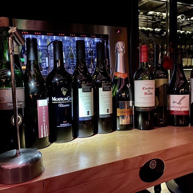 Perfect for wine enthusiasts! ✨