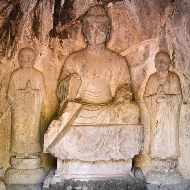 A Piece of History You Shouldn’t Miss: Luoyang Grottoes 🏯🪶 A Piece of History You Shouldn’t Miss: Luoyang Grottoes 🏯🪶