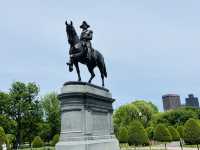 Strolling Through Boston Public Garden & Common: City Views and Historic Vibes 🌳🏙️