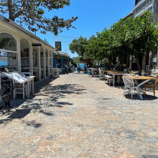 Enjoy local life in Elounda 👌