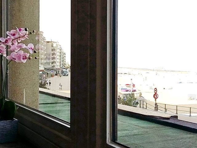 โรงแรมริมหาดเมือง Ostend 