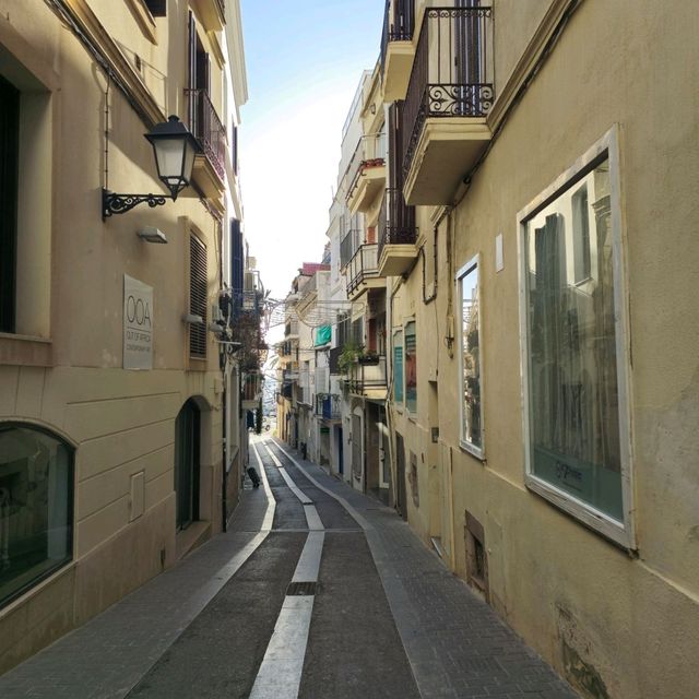 유럽여행 중 들려보면 좋을 휴양도시인 Sitges 시체스