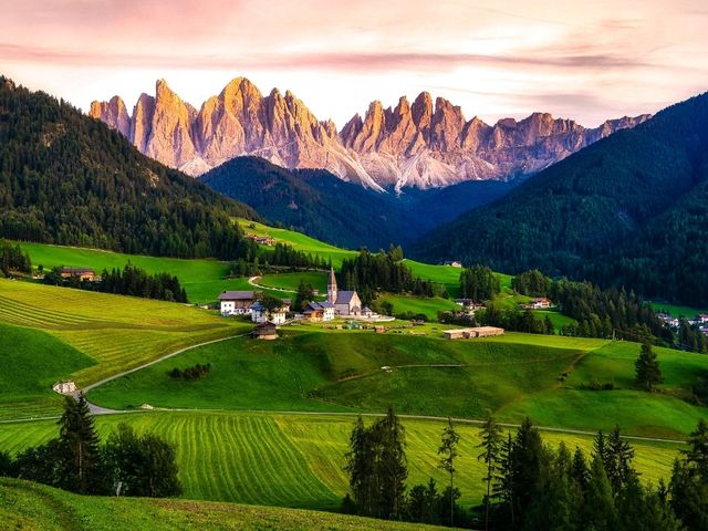 Why Dolomities are considered to be the natural paradise of Italy!