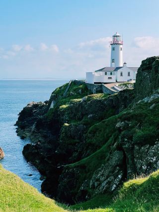 Epic Ireland Road Trip: Nature’s Wonders & A Stop in Derry 🌿🚗