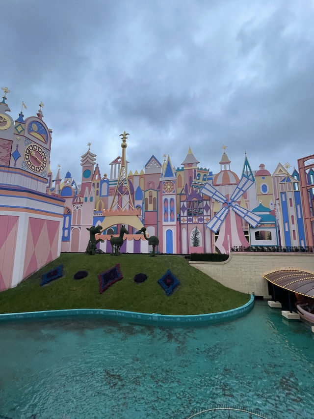 Feel the magic in Disneyland Paris!