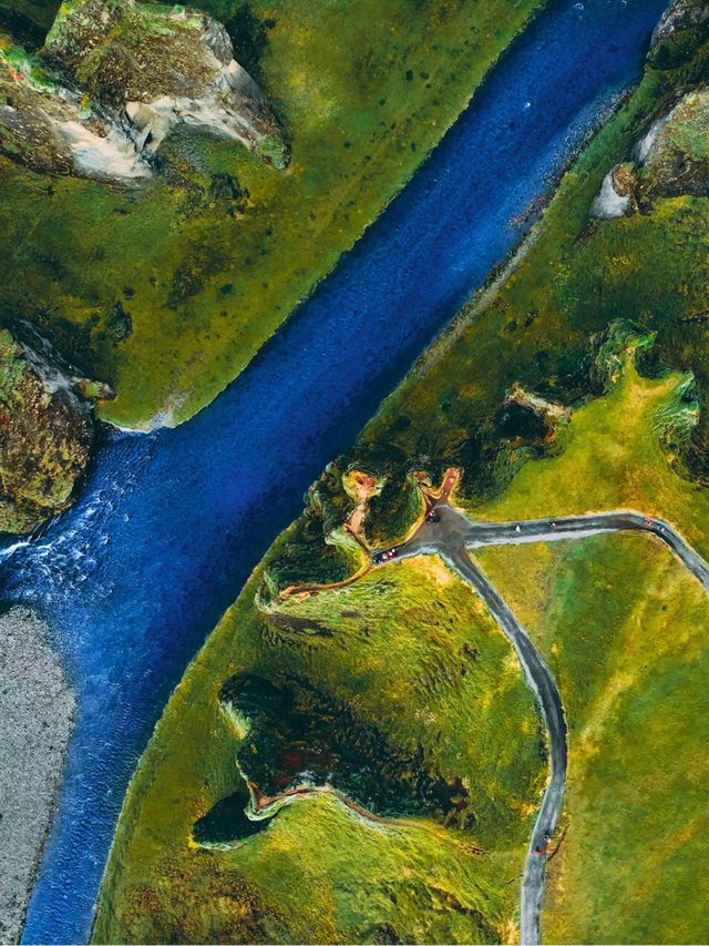 Island’s Must Visit- Fjaðrárgljúfur Canyon🇮🇸