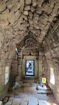 擁有一座奇特的希臘式兩層建築的寺廟-聖劍寺