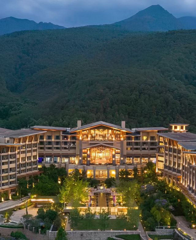 背靠蒼山俯瞰洱海，大理希爾頓