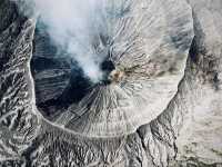 布羅莫火山地球最像月球的地方，附攻略