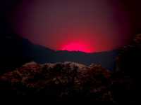 駕車去看滾燙的火山，在馬薩亞火山實現了