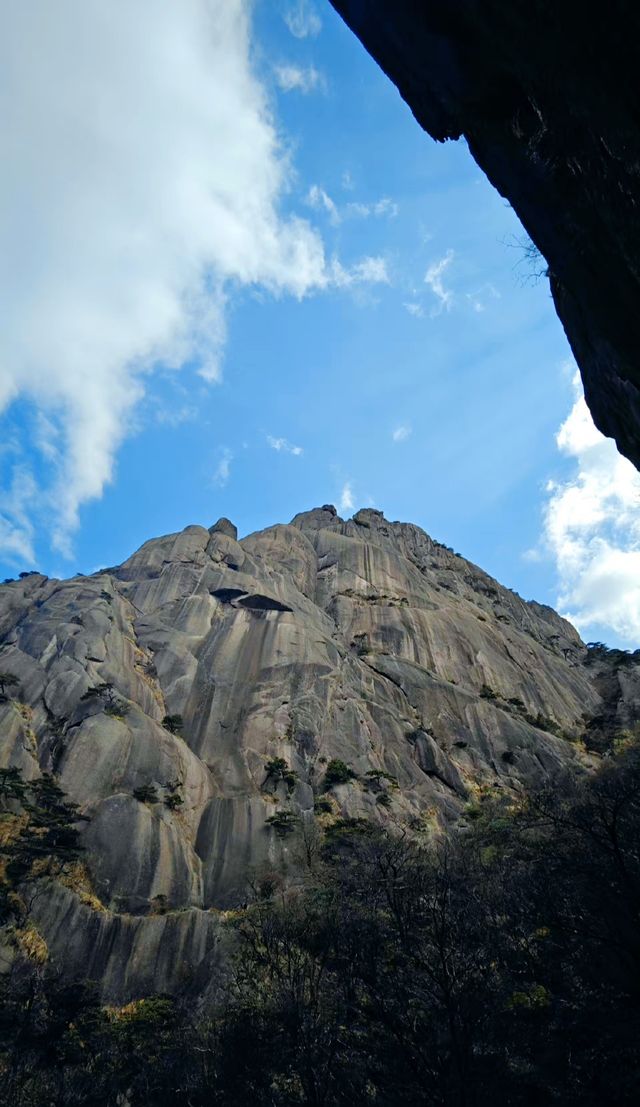 勇敢的人先享受這個世界，黃山歸來不看岳