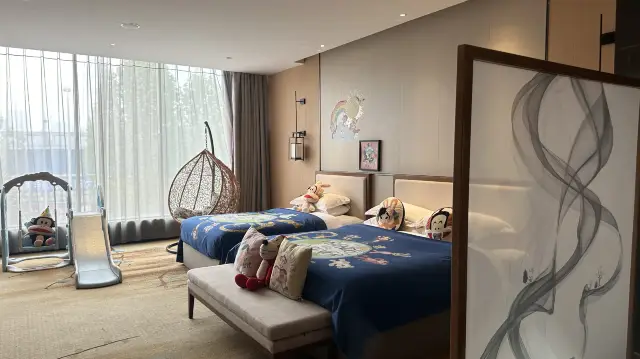 Book it!! Next time you come to Zhengzhou, stay at his place!