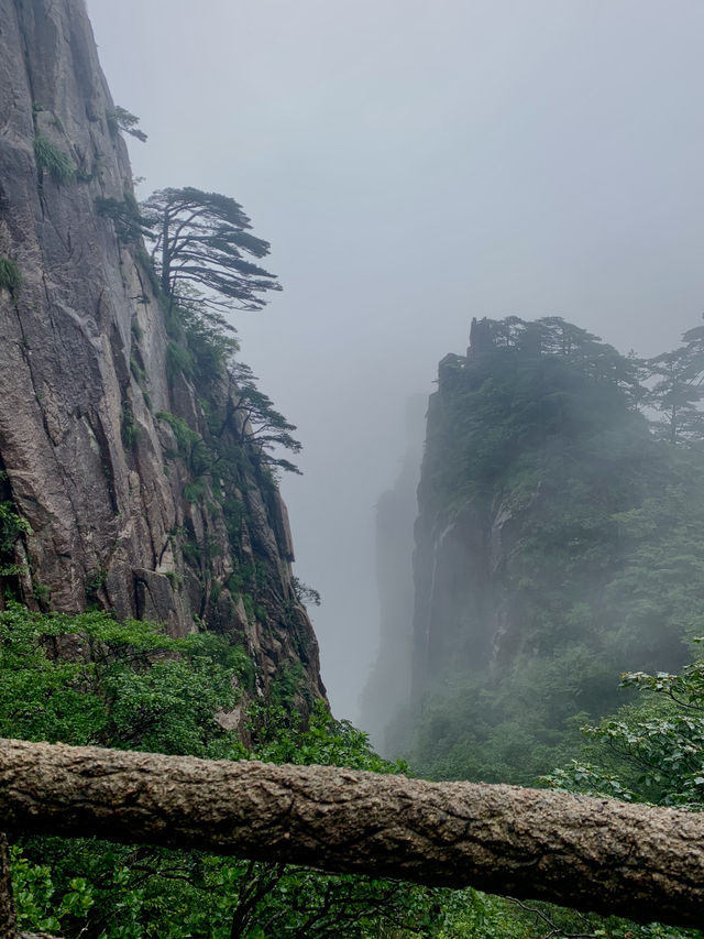 A Rainy Weekend in Huangshan