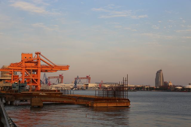 兩根煙囪的大片既視感~~楊樹浦電廠遺址公園。