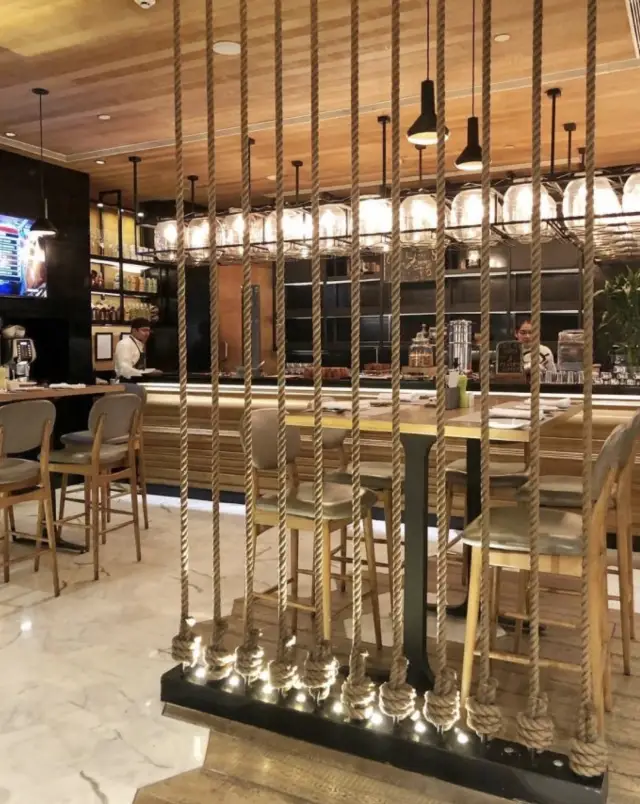 Shangri-La's Eros Hotel: A romantic retreat in New Delhi.