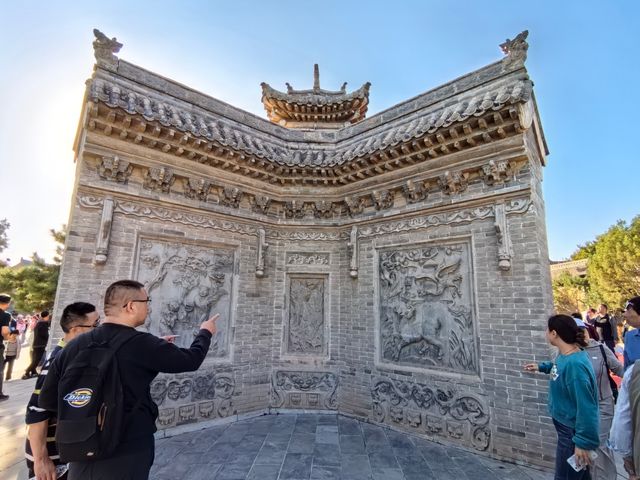 李家大院。