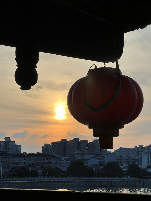 懷化：三天兩夜人均705元。