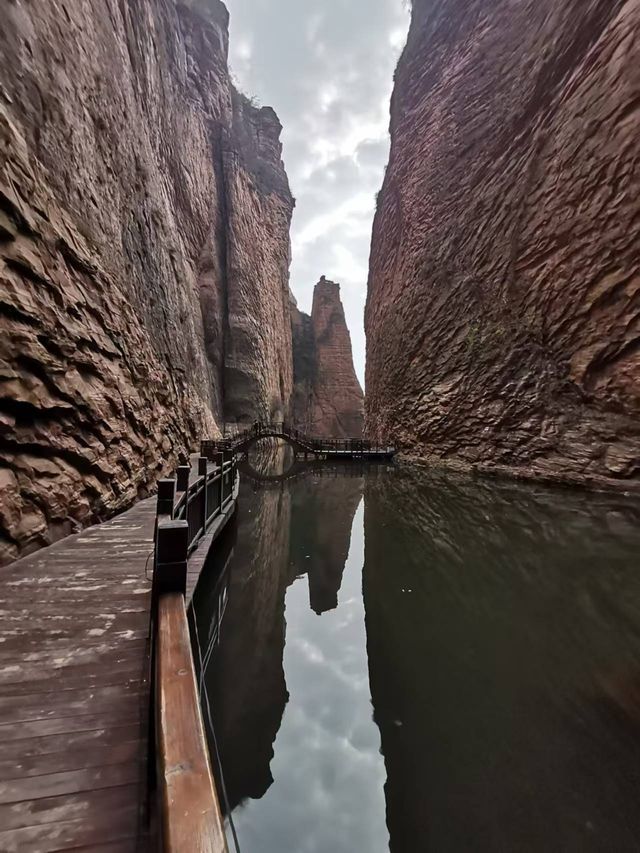 黃崖洞。