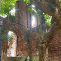 Fort Santiago: Enjoy Beauty Growing through Ancient Ruins!