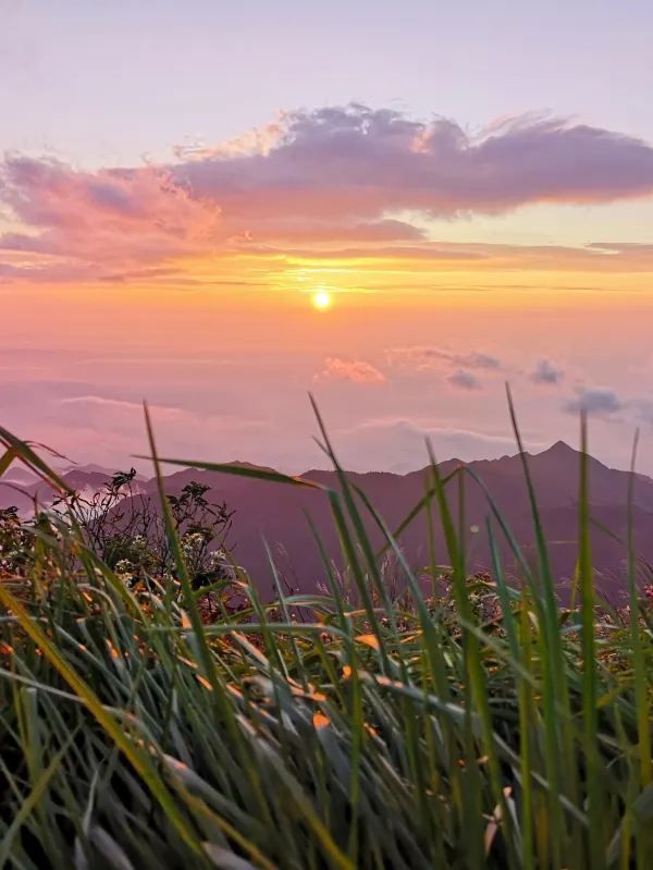 Wugong Mountain Sea of Clouds Sunrise: A Journey into a Fairyland