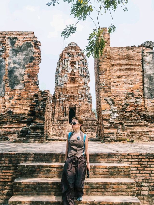 Mahathat Temple in Bangkok Thailand is Stunning🌹