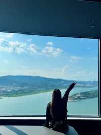 長沙高空浴缸房！同毛爺爺隔江對望