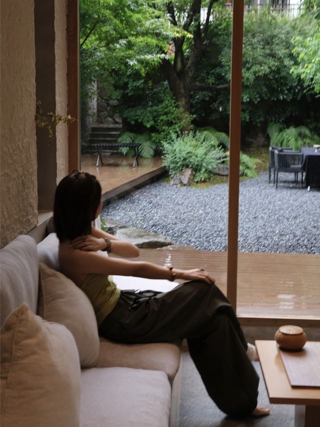 六月的雨天，是一個適合發呆的能量場