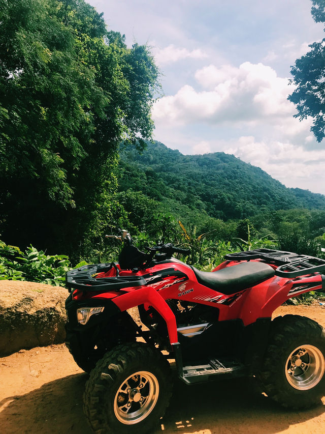 Phuket: Where Chill Vibes Meet Epic Adventures 🌴🌊