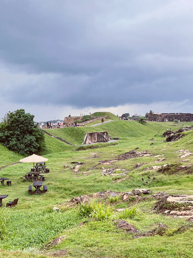 Galle Fort Lawn & Flag Ceremony: Where Peace Meets Patriotism 🇱🇰🌿