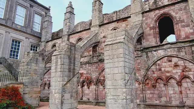 A Visit to Edinburgh's Royal Mile Palace