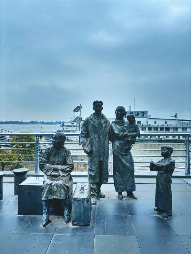 江城漫步，長江如畫 自然與人文的江景協奏曲