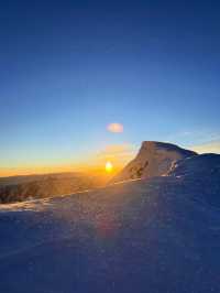 祁連山秋冬奇遇：從色彩派對到靜默雪國 