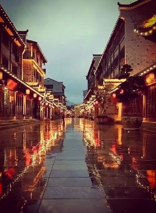 A Travelogue of Shiquan Old Street in a Hidden Wonderland