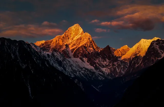貢嘎群峰之愛德嘉：野蠻巨峰