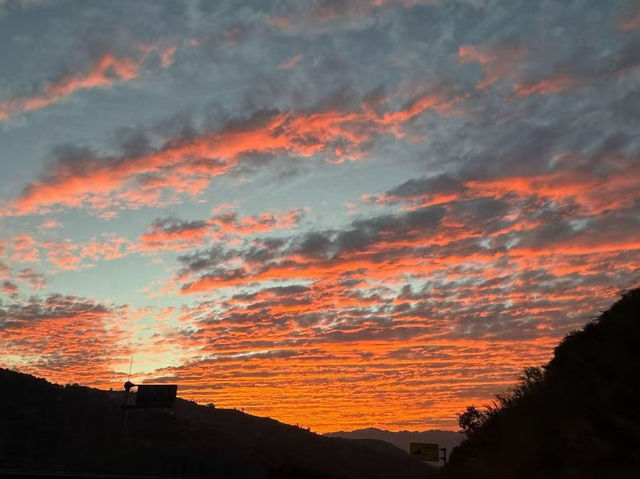 雲南日落限定|這些地方的晚霞美到窒息 在雲南最浪漫的事就是奔向日落!高原特有的澄澈天空遇上火燒雲 雲南日落限定|這些地方的晚霞美到窒息 在雲南最浪漫的事就是奔向日落!高原特有的澄澈天空遇上火燒雲