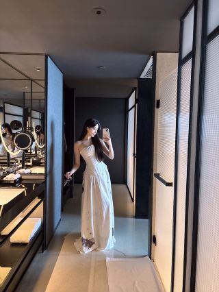 Weekend staycation mirror selfies